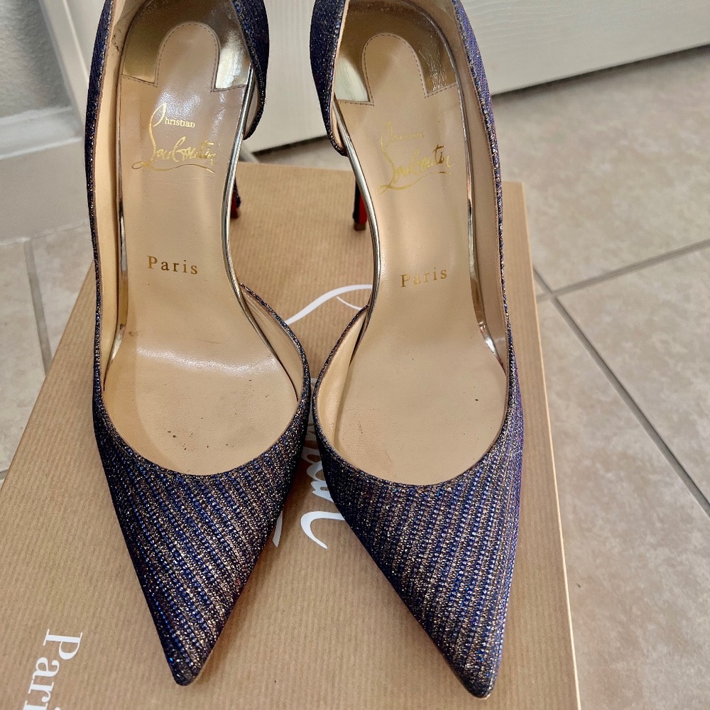 CHRISTIAN LOUBOUTIN  Iriza Atlantic/Light Gold glitter pumps. 4 inches. Size 8